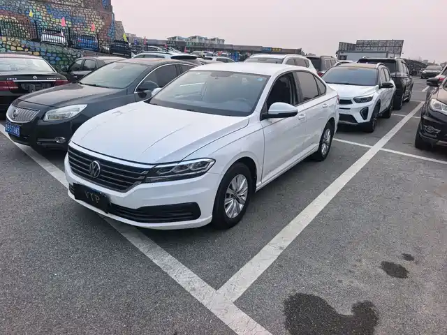 VOLKSWAGEN LAVIDA 2021