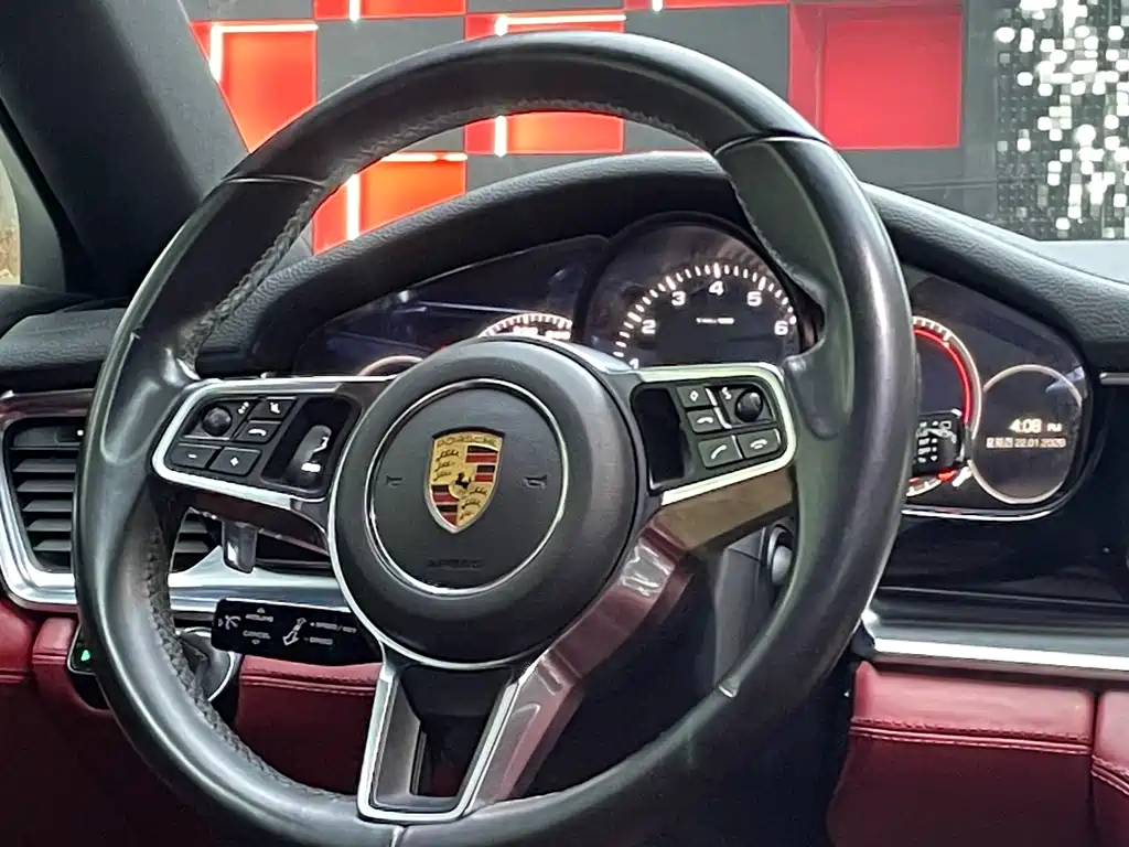 PORSCHE PANAMERA
