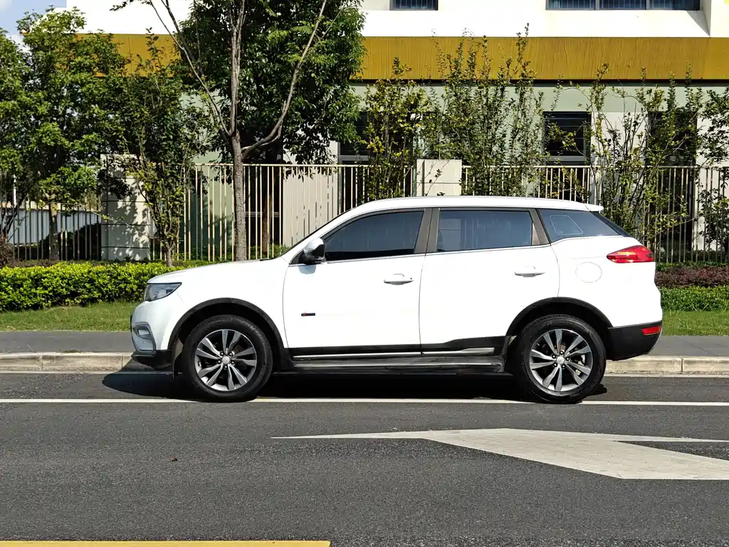 Geely Boyue — миниатюра 8