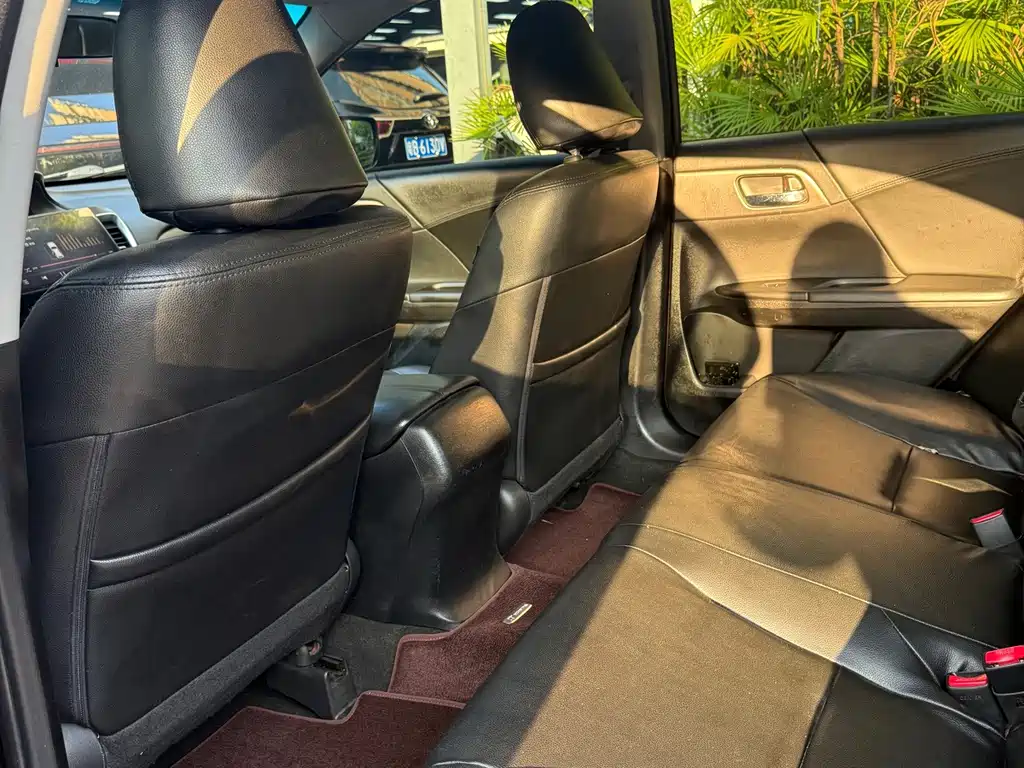 Honda Accord — миниатюра 9