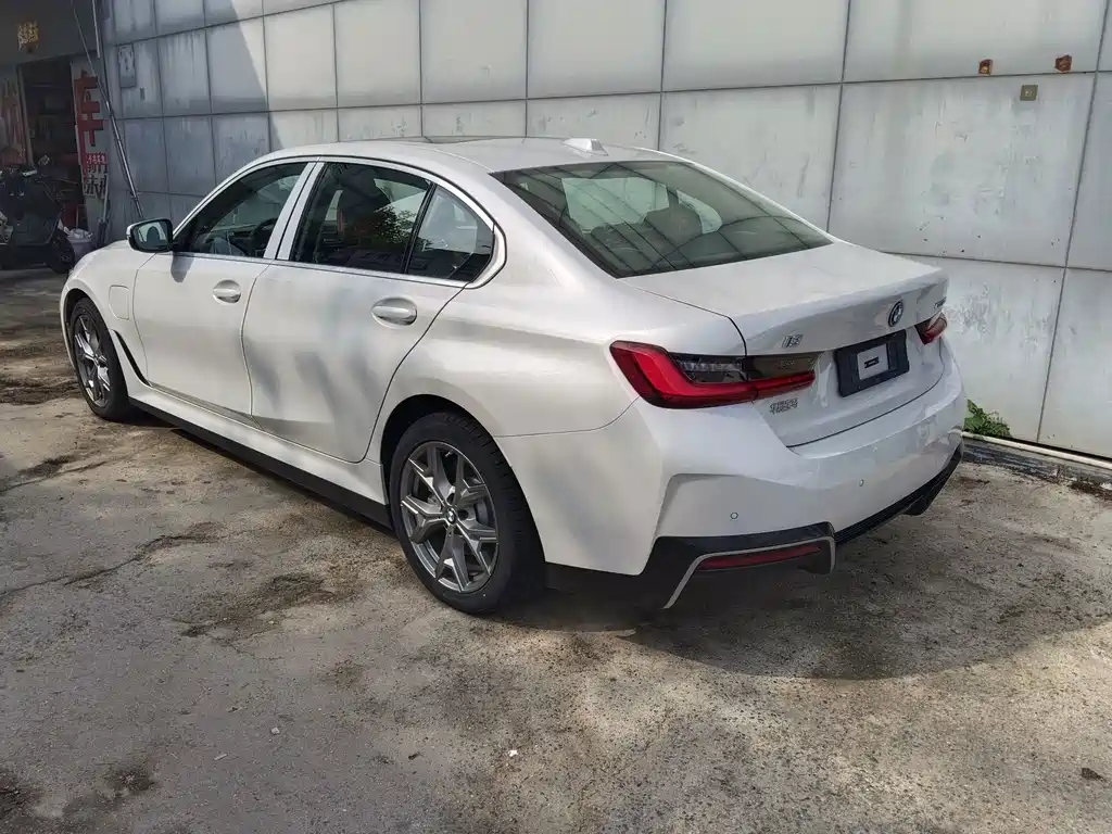 BMW i3 — миниатюра 9
