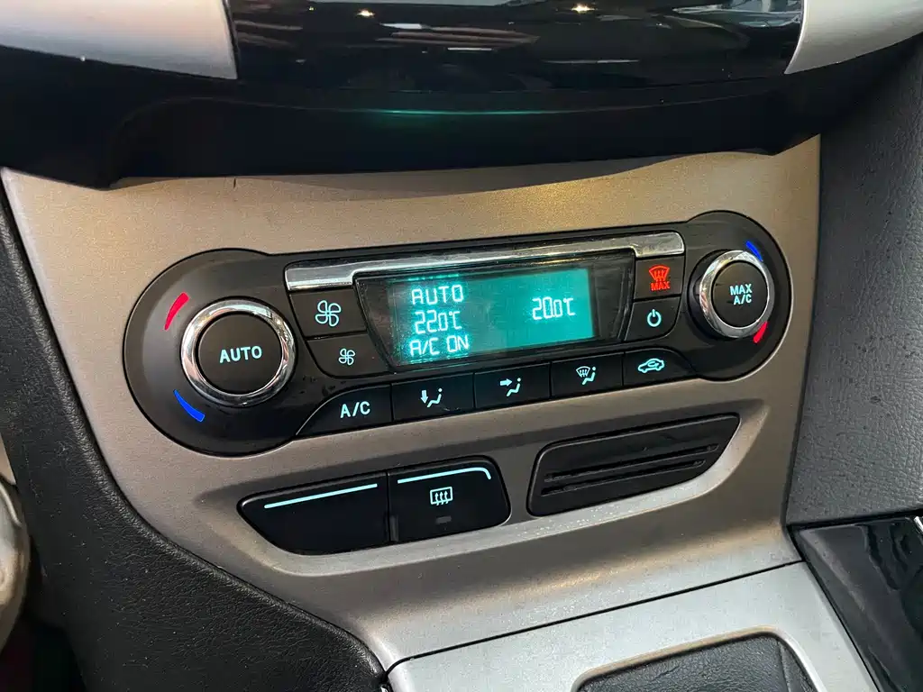 Ford Focus — миниатюра 11