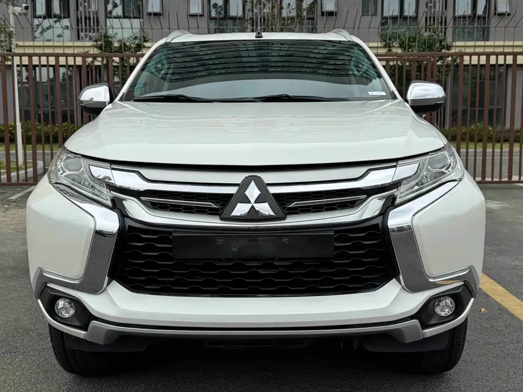 Mitsubishi Pajero Sport (Import) — миниатюра 2