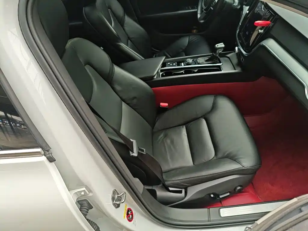 Volvo S60 — миниатюра 25