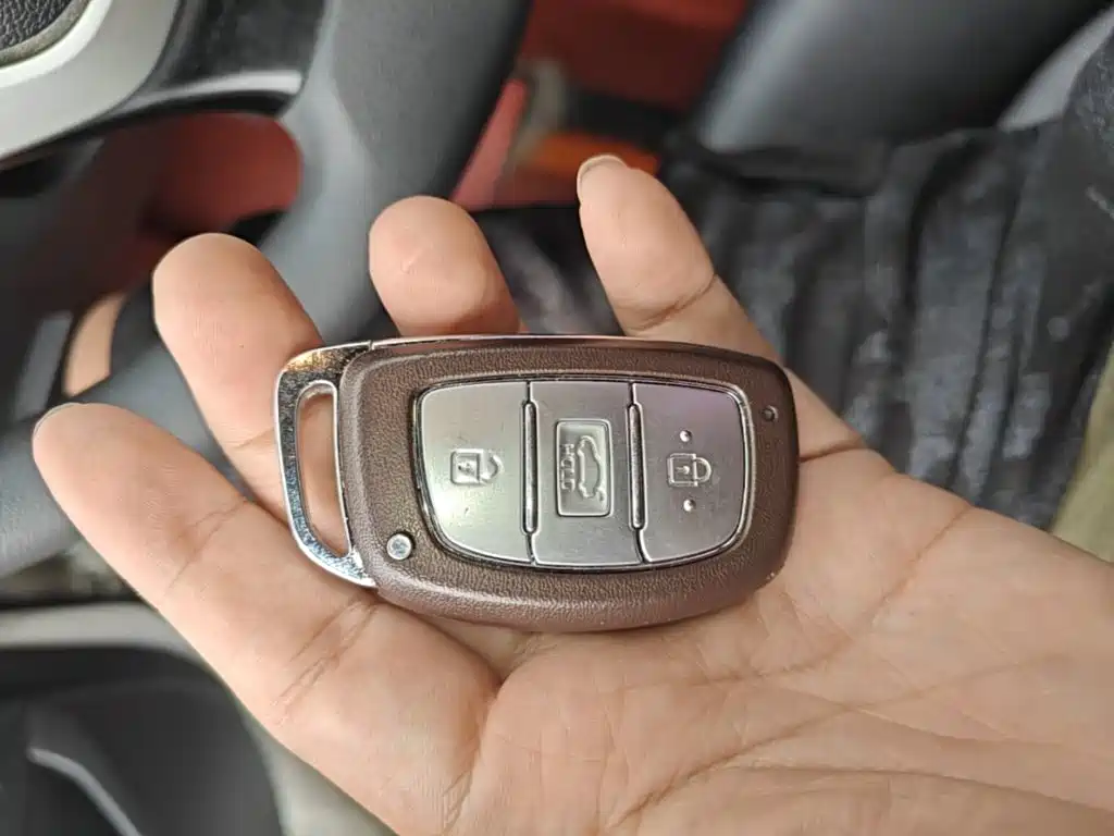 Hyundai Elantra — миниатюра 9