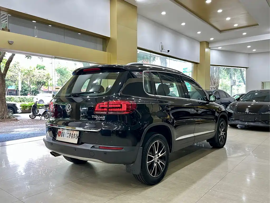 Volkswagen Tiguan 2016 300TSI AT Luxury