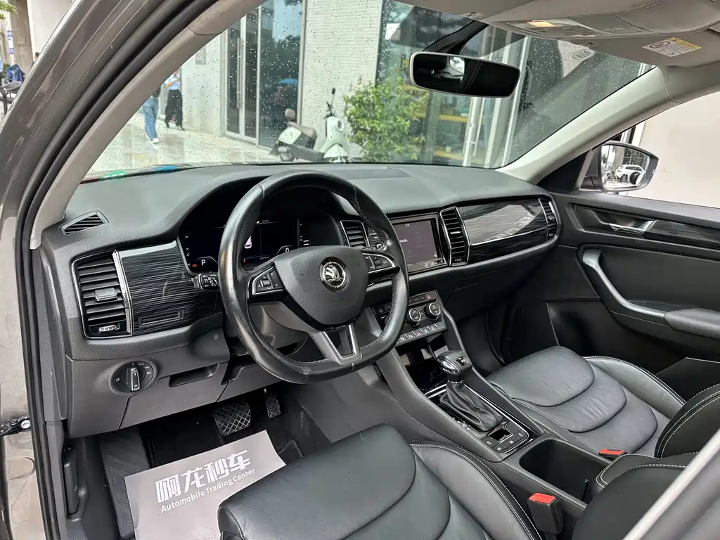 Skoda Kodiaq 2019 TSI330 7 мест Luxury VI