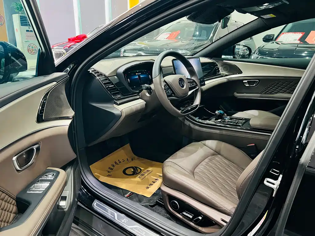 BYD Han 2022 DM-i 121KM Luxury