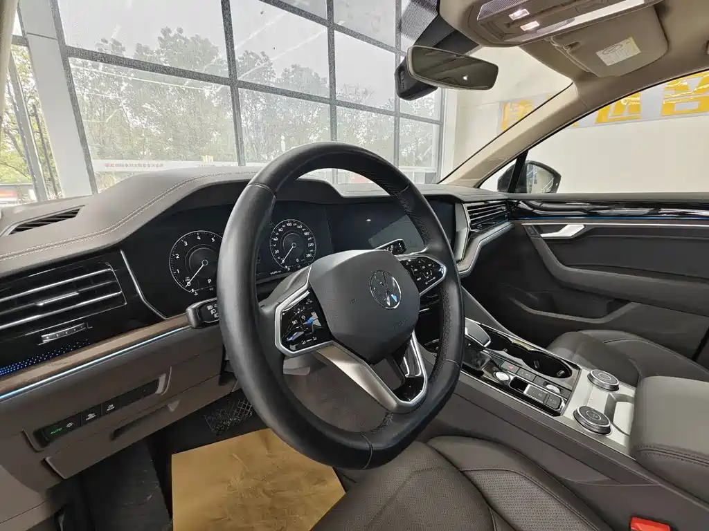 Volkswagen Touareg 2021 3.0TSI Sport