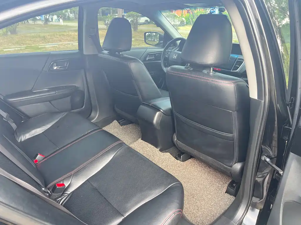 Honda Accord — миниатюра 14