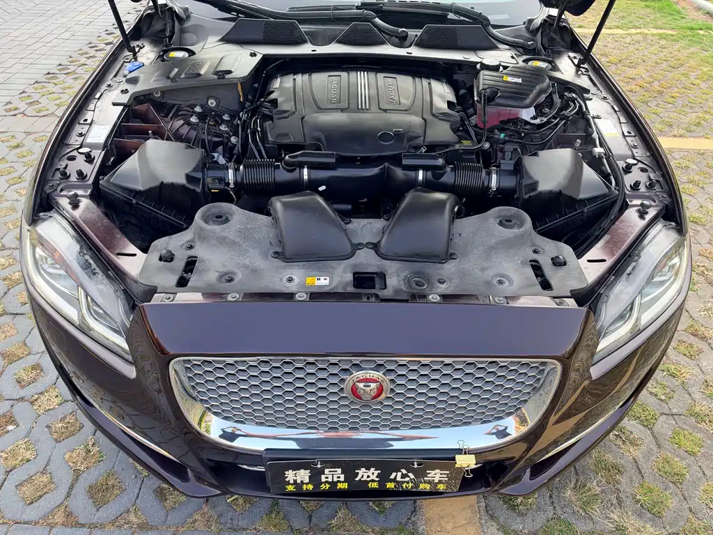 Jaguar XJ — миниатюра 10