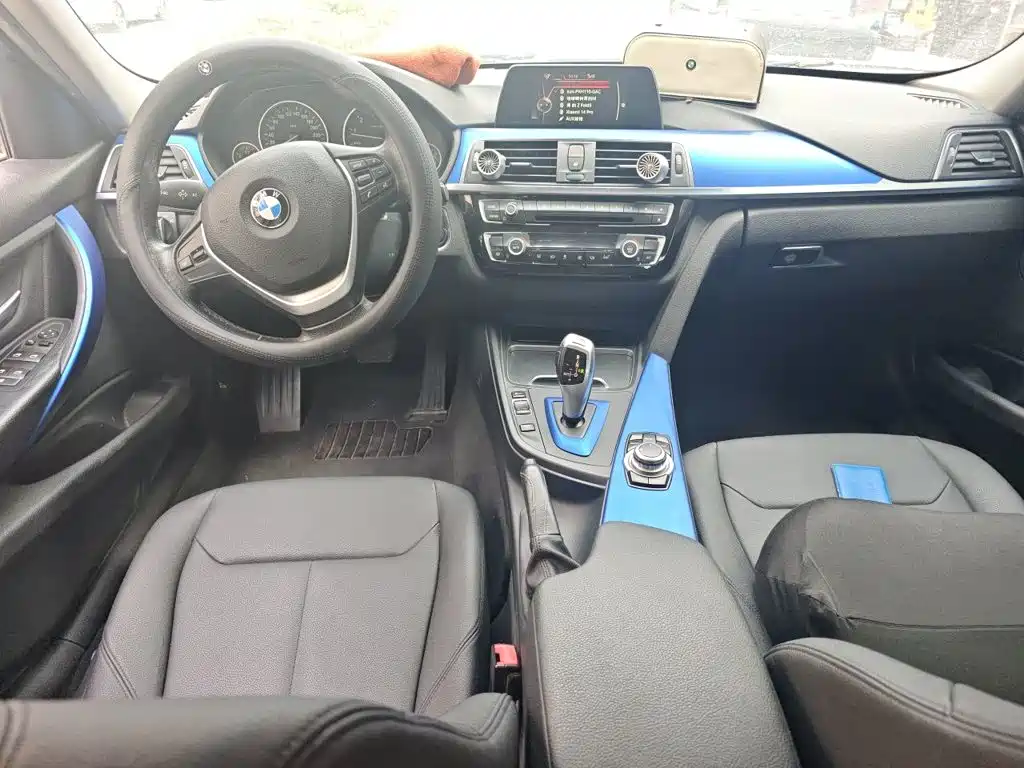 BMW 3 Series — миниатюра 13