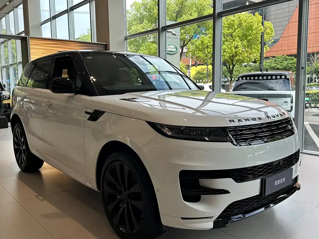 Land Rover Range Rover Sport 2026 400PS Dynamic SE