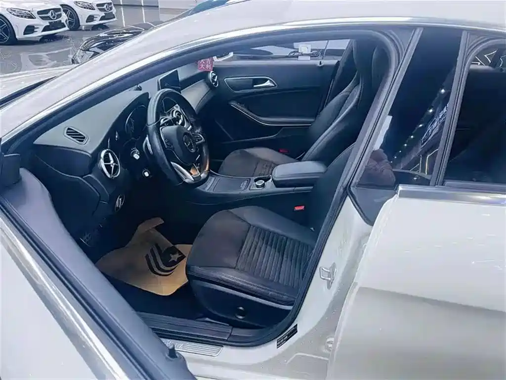 Mercedes-Benz CLA 2015 CLA 200
