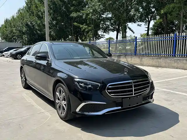 MERCEDES-BENZ E CLASS