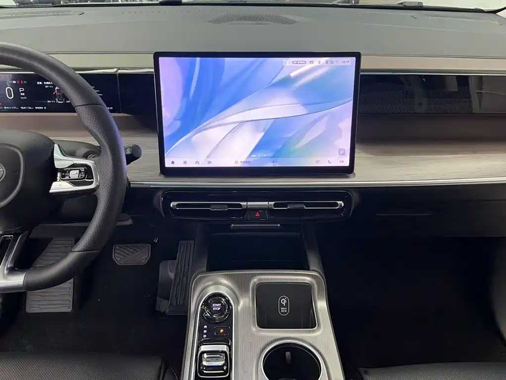 GAC Motor Trumpchi E8 PHEV — миниатюра 22