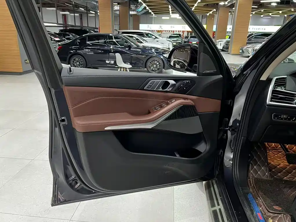 BMW X7 — миниатюра 4