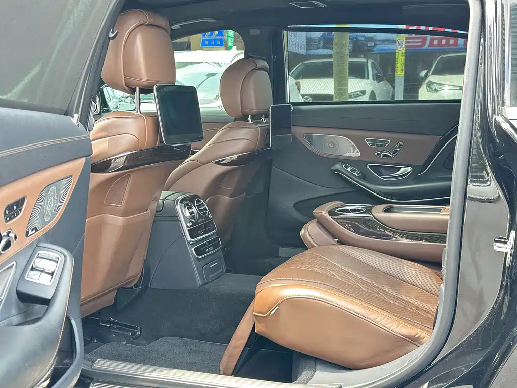 Mercedes-Benz S-Class — миниатюра 6