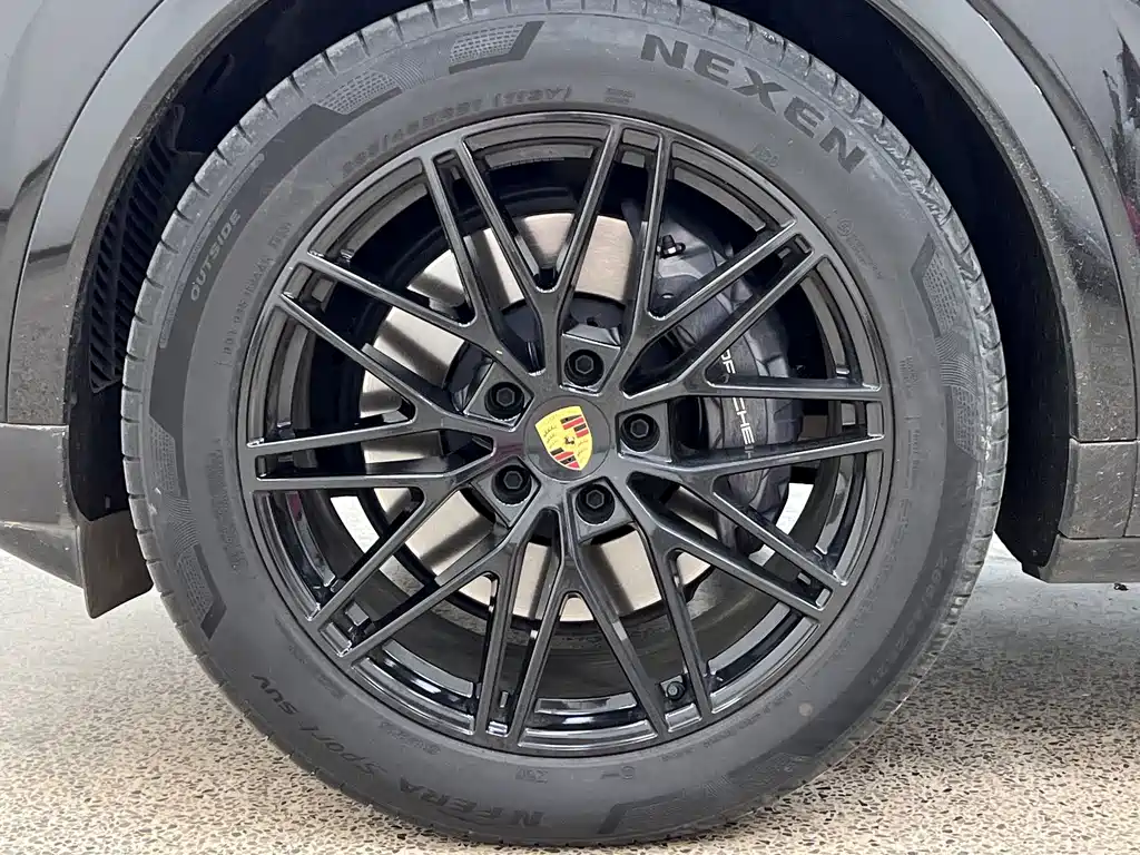 Porsche Cayenne — миниатюра 11