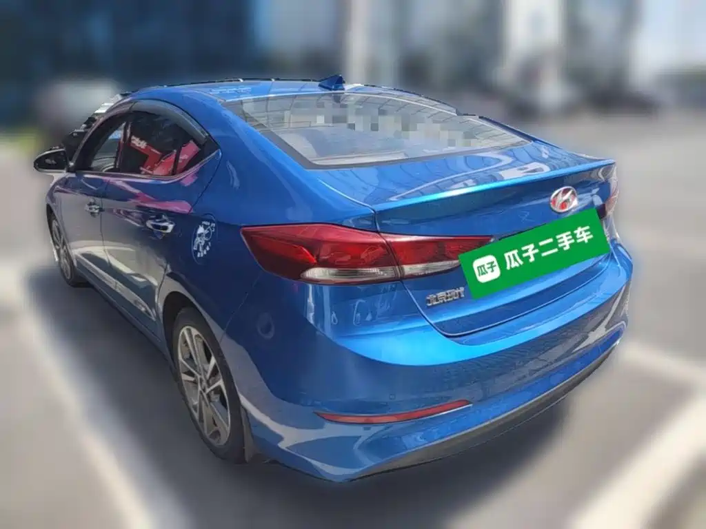 Hyundai Elantra — миниатюра 9