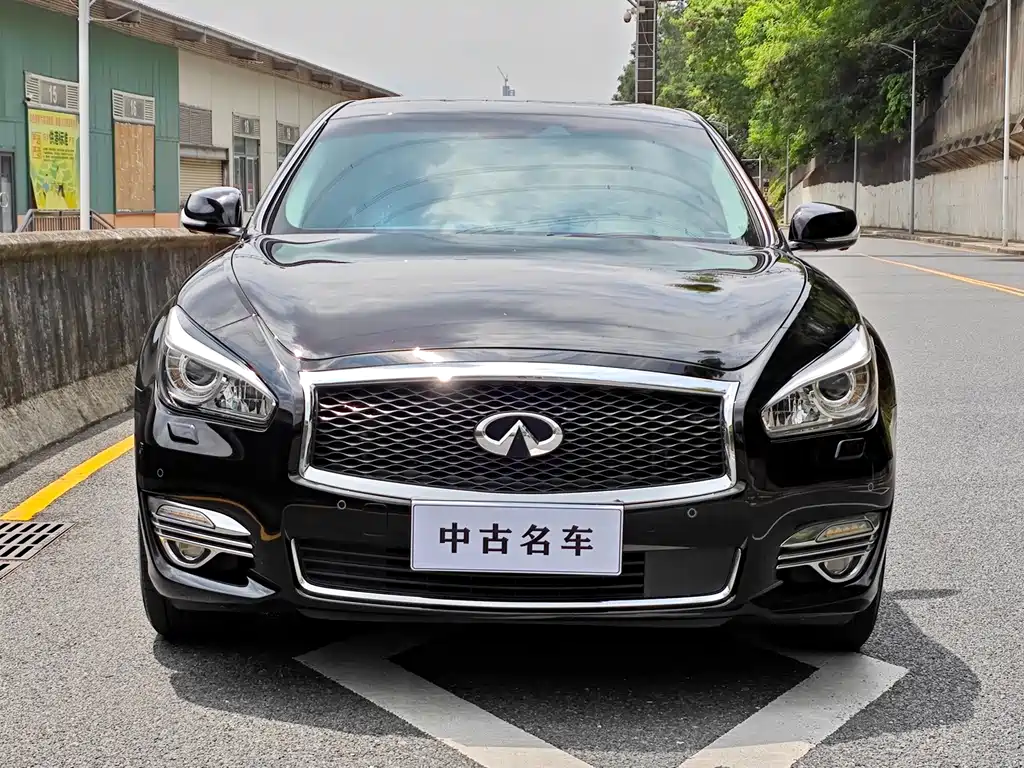 Infiniti Q70 — миниатюра 2