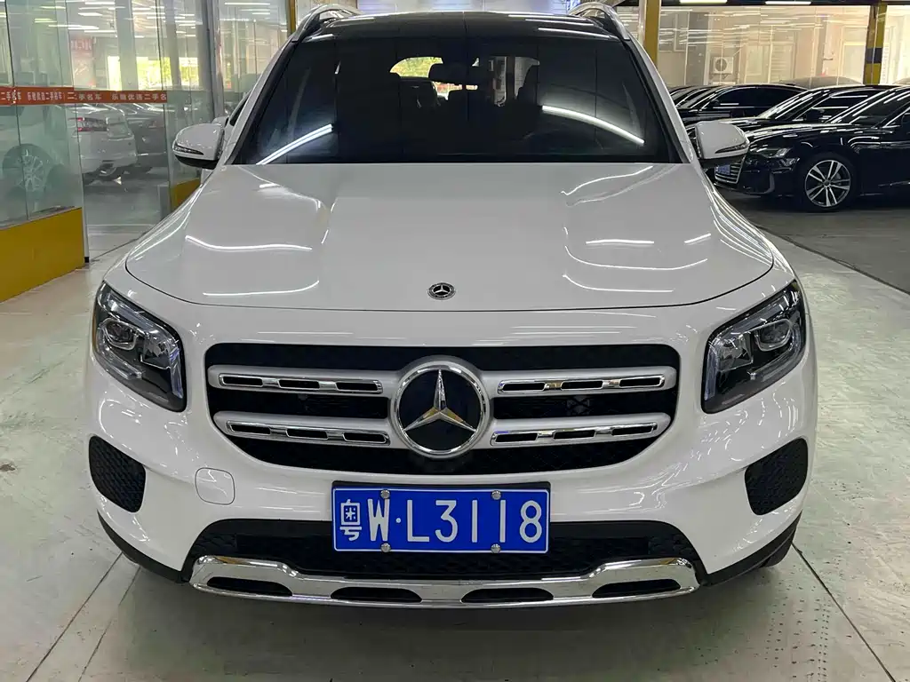 MERCEDES-BENZ GLB