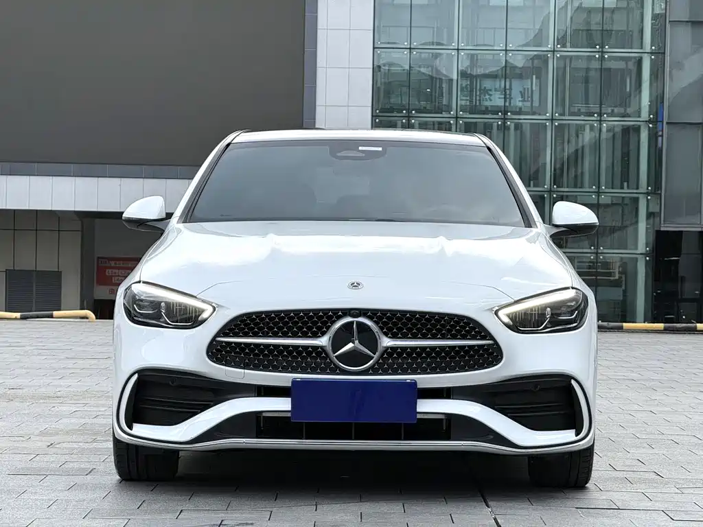 Mercedes-Benz C-Class — миниатюра 2
