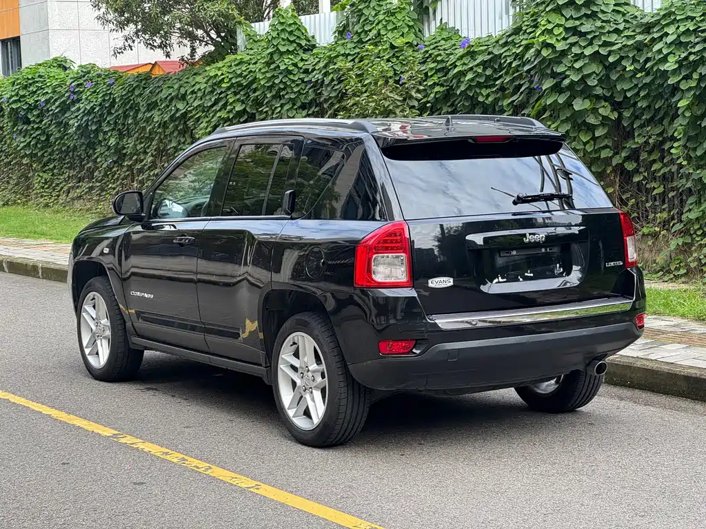 Jeep Compass (Import) — миниатюра 9