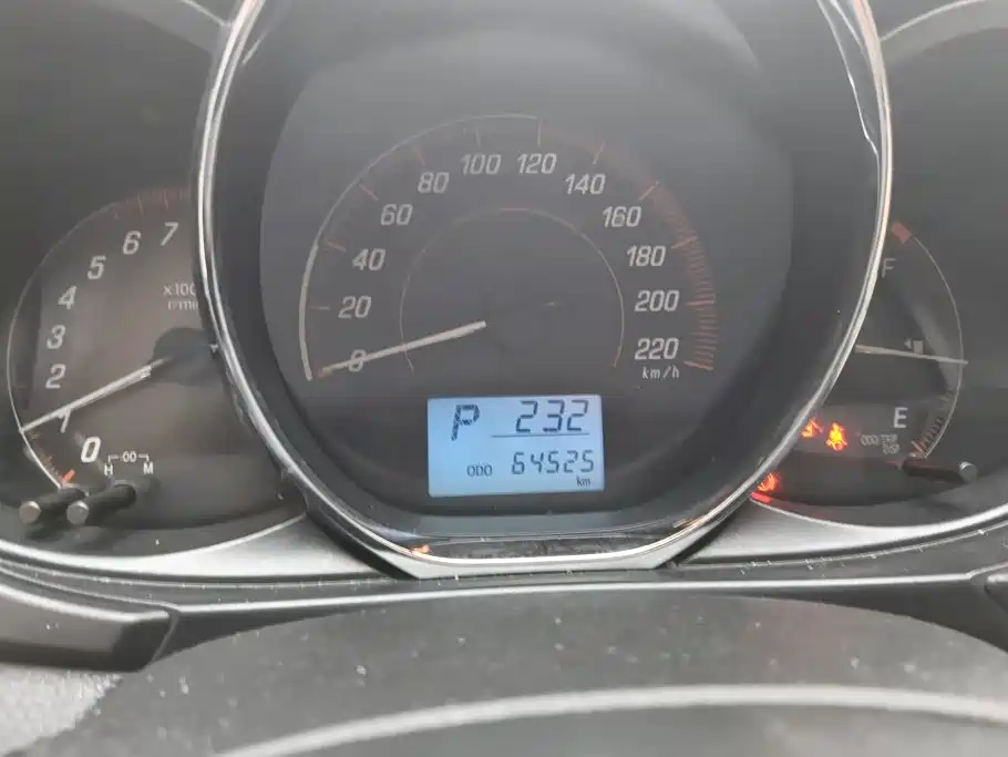 Toyota Yaris L — миниатюра 14