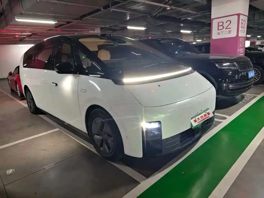 Li Auto MEGA 2025 Home