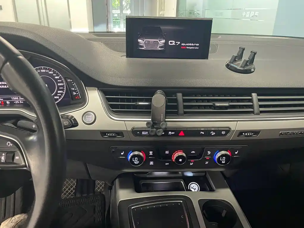 Audi Q7 — миниатюра 9