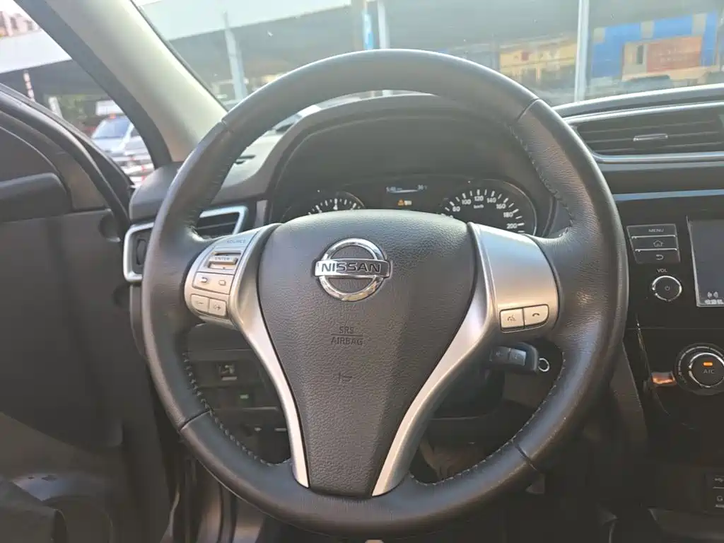 Nissan Qashqai — миниатюра 11