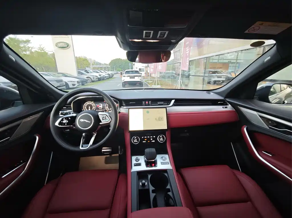 Jaguar F-PACE — миниатюра 14