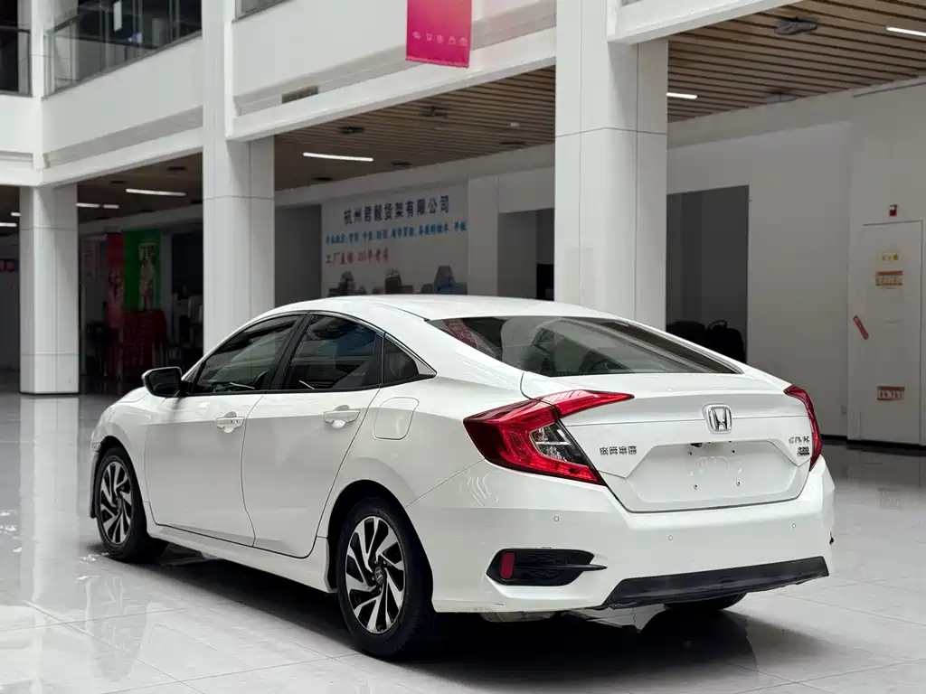 Honda Civic — миниатюра 7