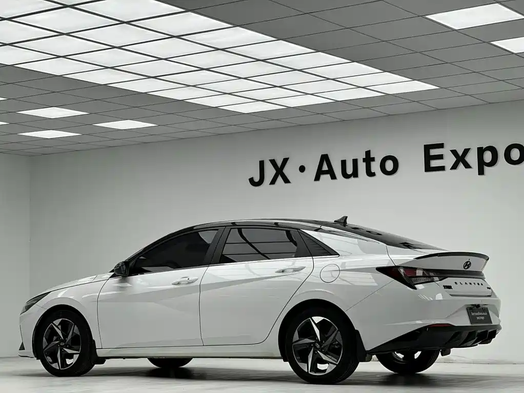 Hyundai Elantra — миниатюра 19