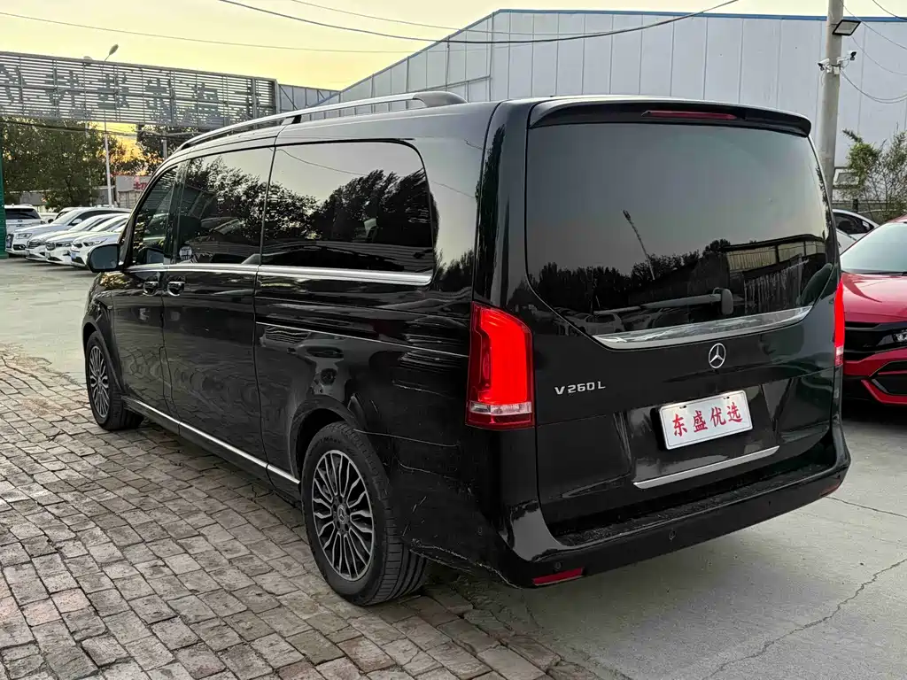 Mercedes-Benz V-Class — миниатюра 7