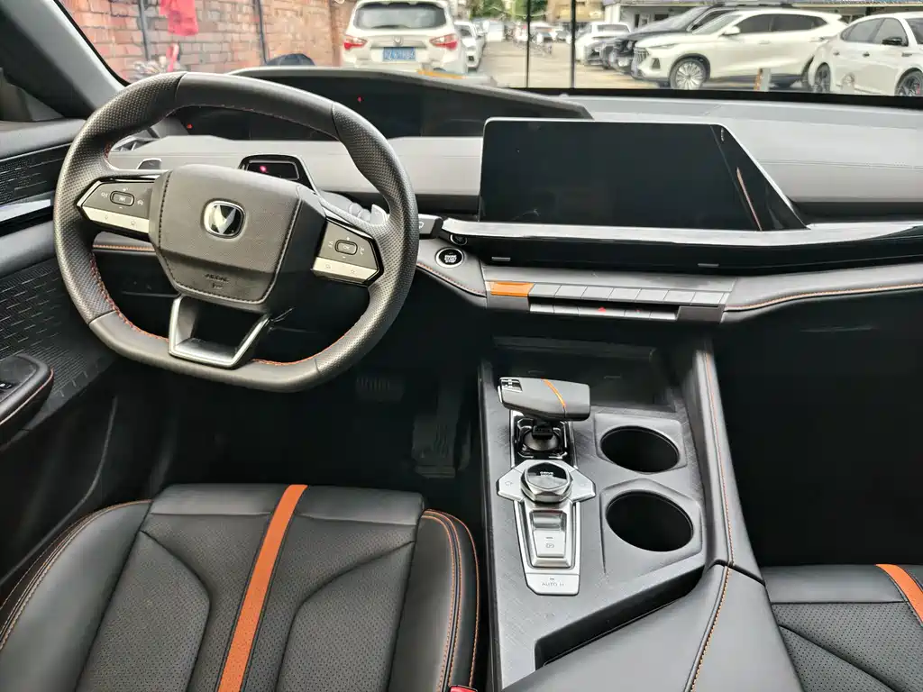 Changan UNI-V — миниатюра 4