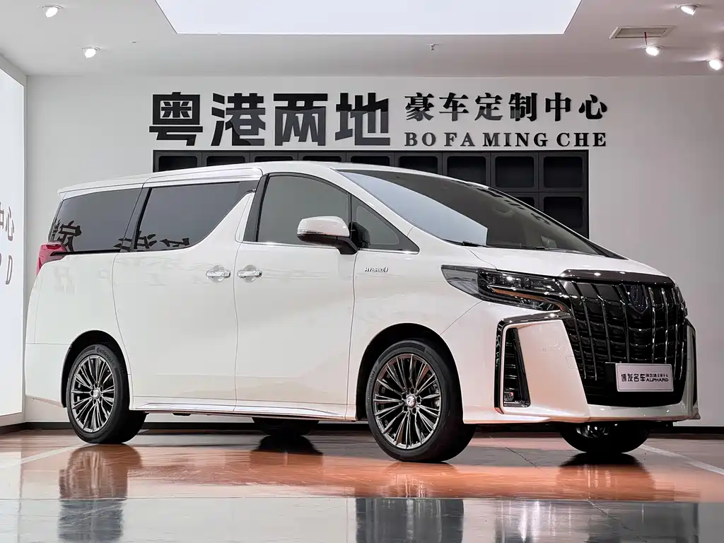 Toyota Alphard — миниатюра 3