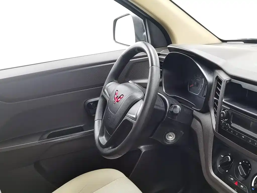 Wuling Hongguang V — миниатюра 22