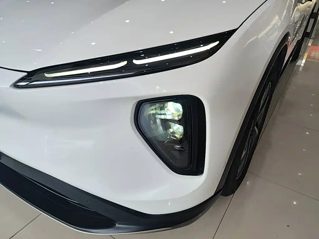 NIO ES6 — миниатюра 24