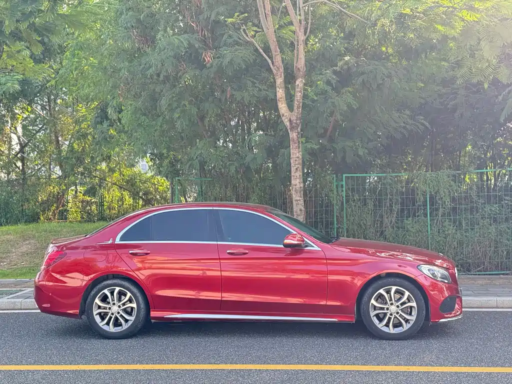 Mercedes-Benz C-Class — миниатюра 12