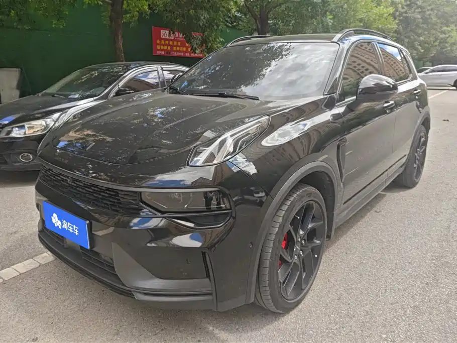 Lynk & Co 01 2023 2.0TD 4WD Dark Night Edition