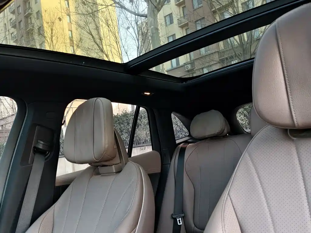 MERCEDES-BENZ EQE SUV