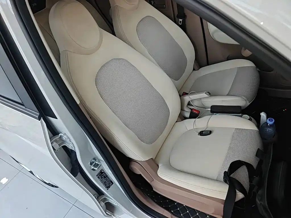 Wuling MINIEV — миниатюра 25