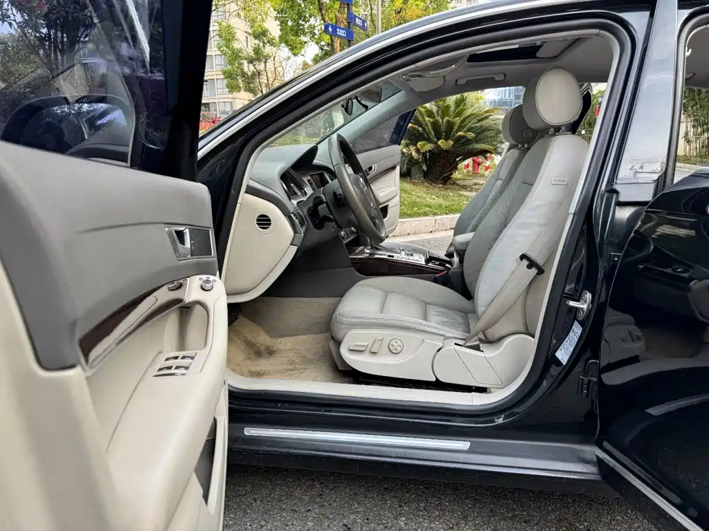 Audi A6L 2011 2.8 FSI Luxury