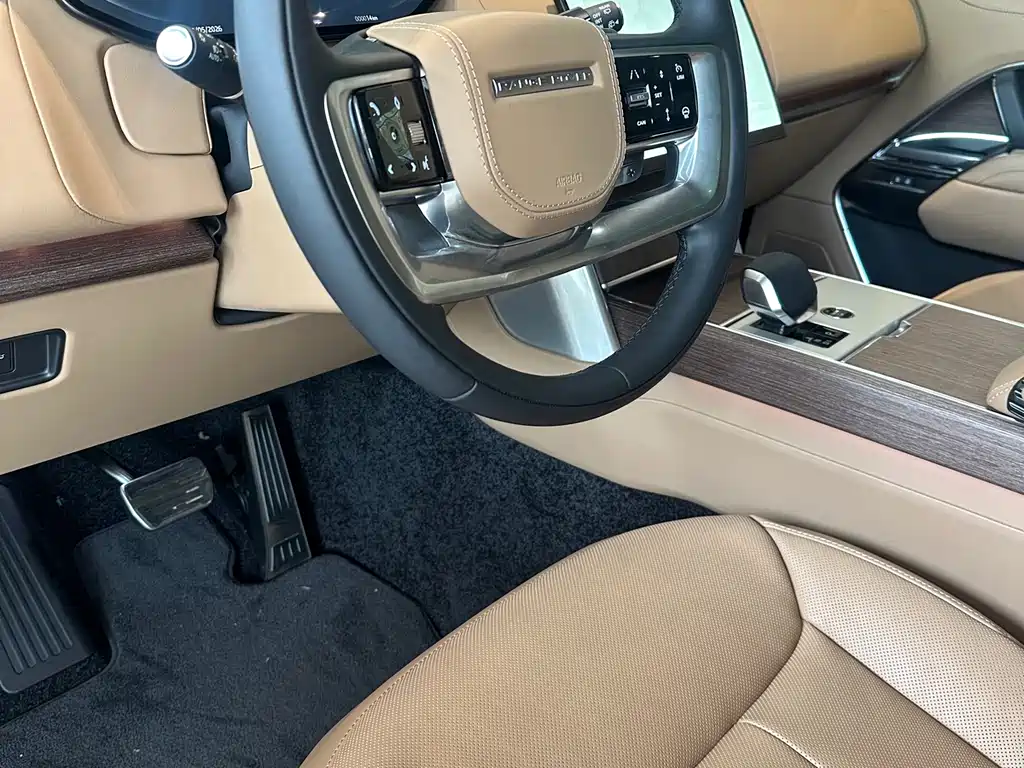 Land Rover Range Rover 2026 3.0 L6 400PS SE