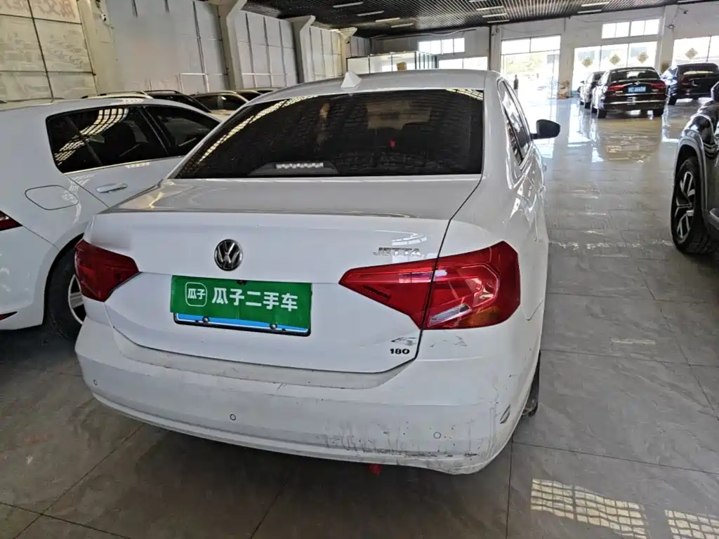 Volkswagen Jetta — миниатюра 6