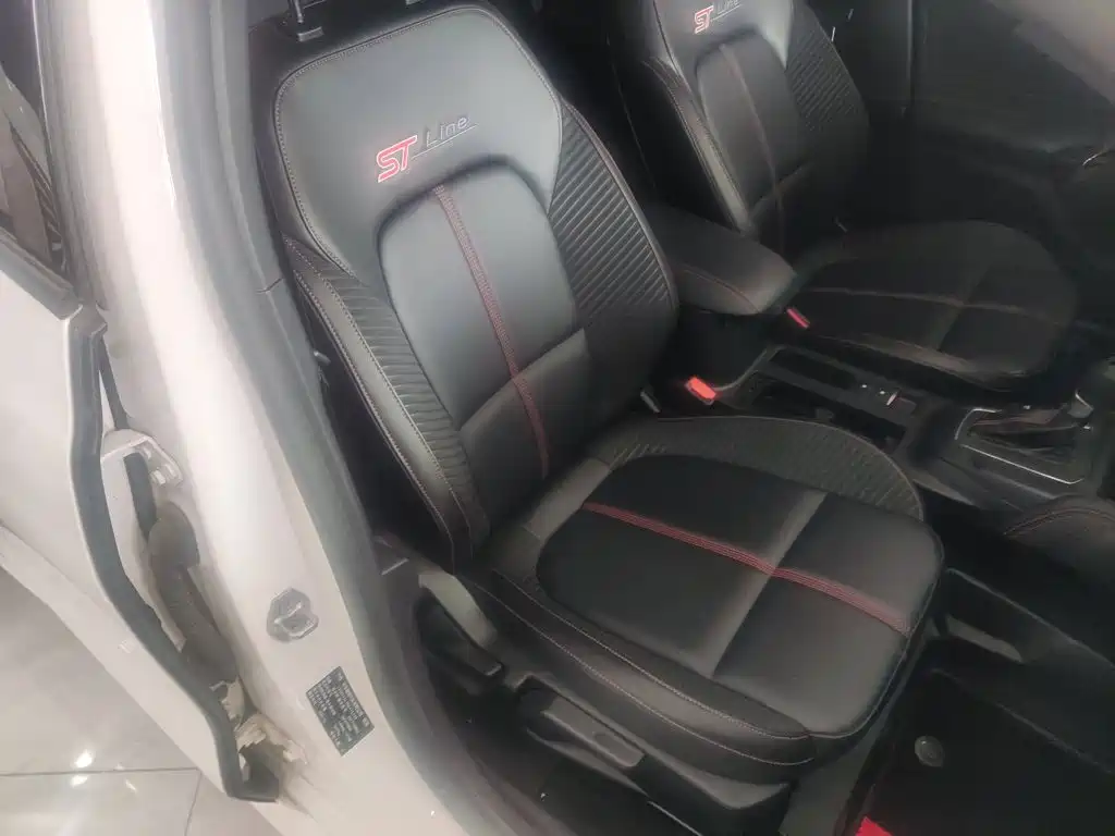 Ford Focus — миниатюра 25