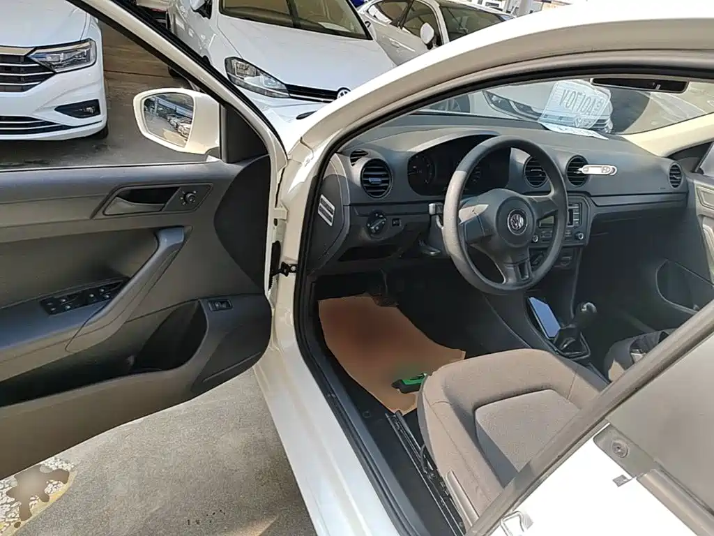 Volkswagen Jetta — миниатюра 16