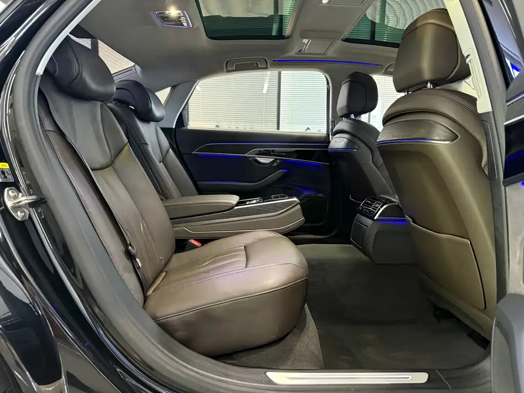 Audi A8 — миниатюра 10